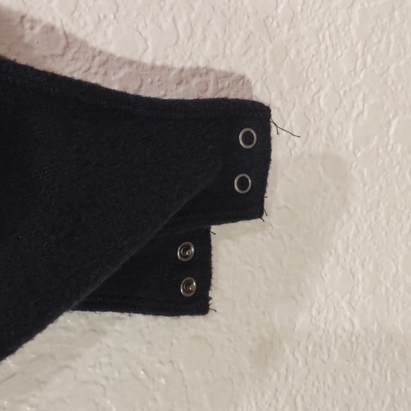 ABERCROMBIE & FITCH TOP. - Picture 6 of 11